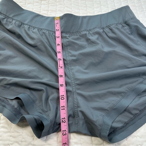 Athleta Go To Distance Shorts Grey Elastic Waist Zip Back Pocket Stretch - Picture 7 of 14